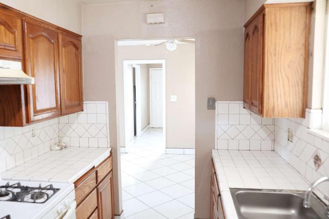 2014 W Houston Avenue, Visalia, CA 93291