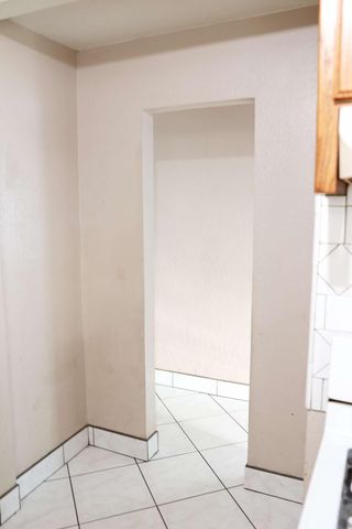 2014 W Houston Avenue, Visalia, CA 93291