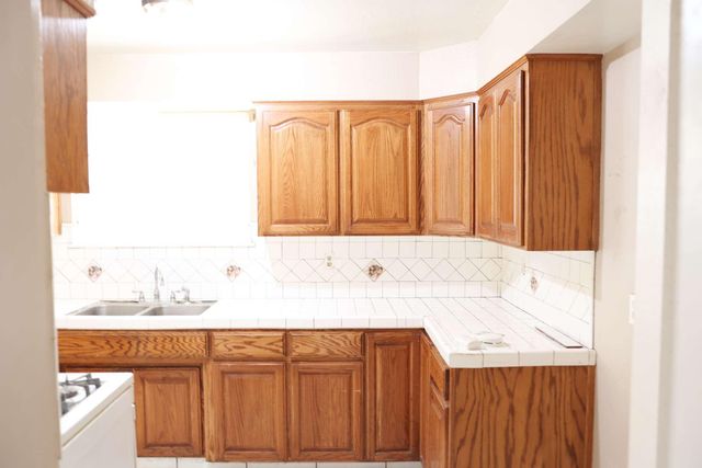 2014 W Houston Avenue, Visalia, CA 93291