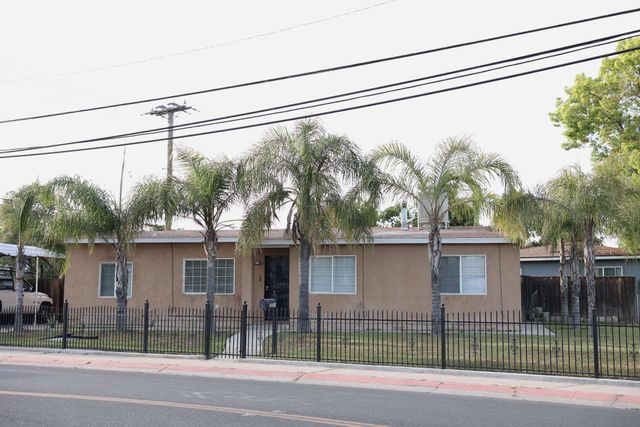 2014 W Houston Avenue, Visalia, CA 93291