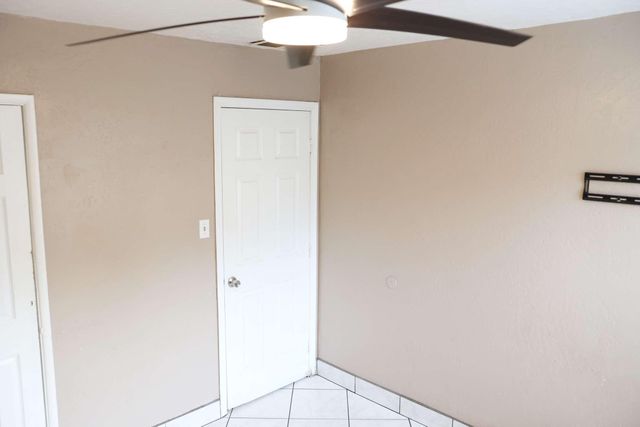 2014 W Houston Avenue, Visalia, CA 93291