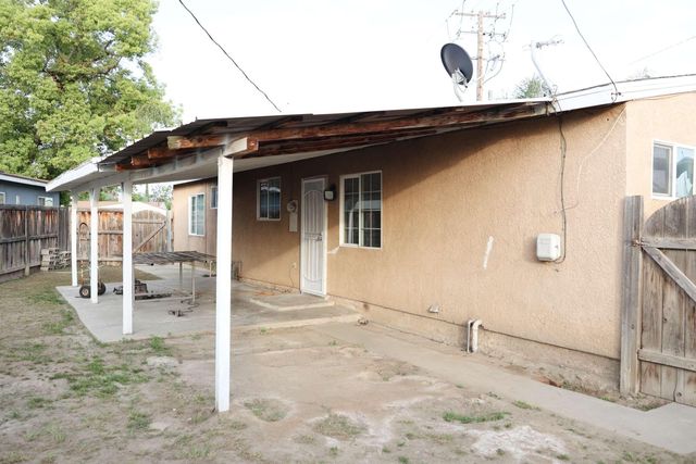 2014 W Houston Avenue, Visalia, CA 93291