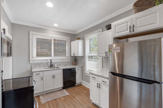 2 RIVERSIDE DR, Boonville, MO 65233