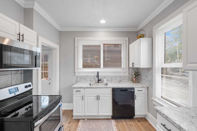 2 RIVERSIDE DR, Boonville, MO 65233