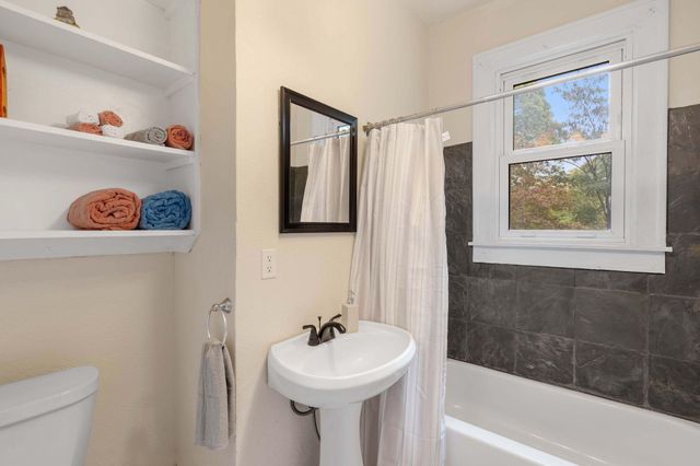 2 RIVERSIDE DR, Boonville, MO 65233