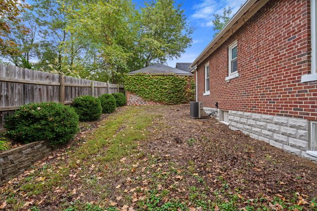 2 RIVERSIDE DR, Boonville, MO 65233