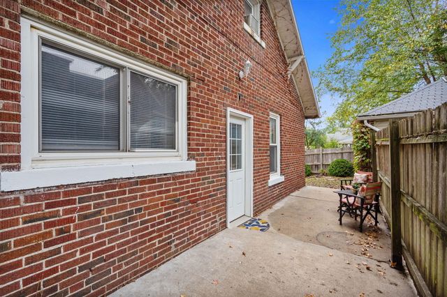 2 RIVERSIDE DR, Boonville, MO 65233