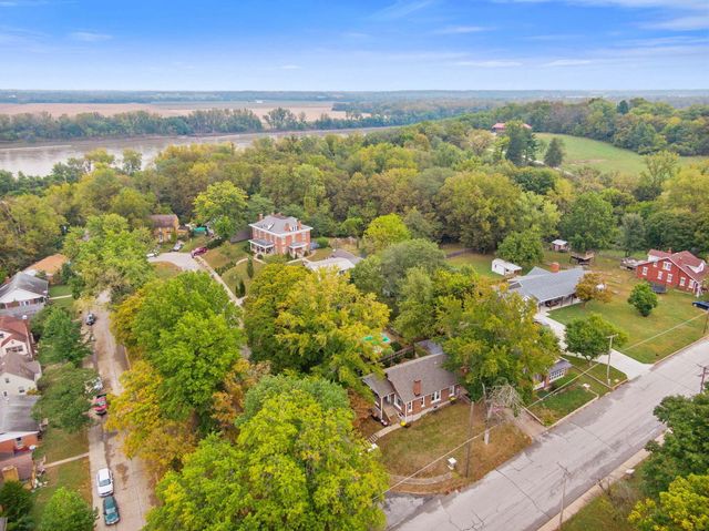 2 RIVERSIDE DR, Boonville, MO 65233