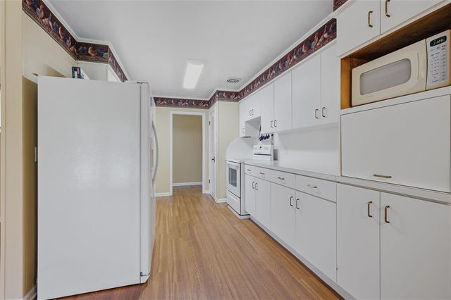 4009 Pleasant Drive, Lake Charles, LA 70605