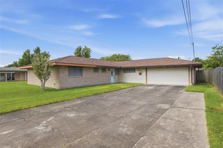 4009 Pleasant Drive, Lake Charles, LA 70605