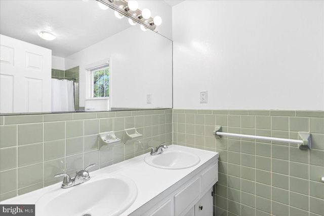 58 PRINCETON AVE, Rocky Hill, NJ 08553