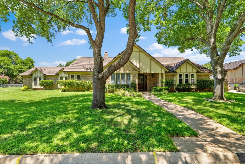 603 Eldoro Drive, Arlington, TX 76006