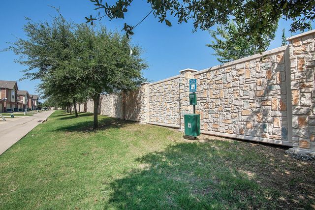 8624 Iron Horse Drive, Irving, TX 75063