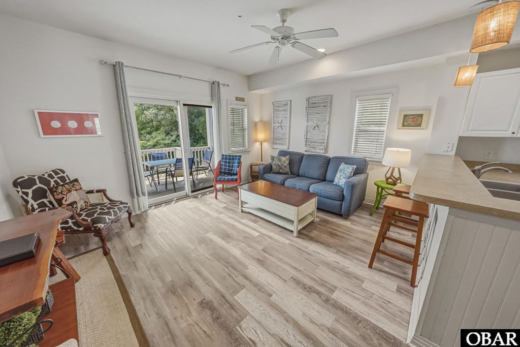 Image 11 of property listing at 1103 Cambridge Rd Unit 303-F, Kill Devil Hills, NC 27948
