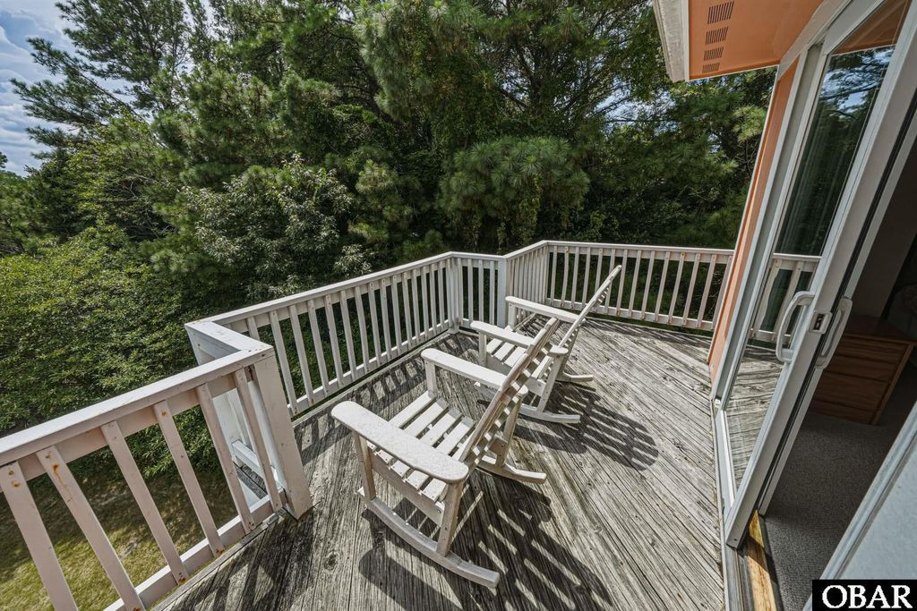 Image 18 of property listing at 1103 Cambridge Rd Unit 303-F, Kill Devil Hills, NC 27948