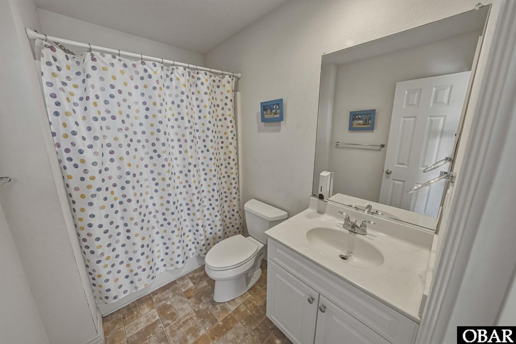 Image 21 of property listing at 1103 Cambridge Rd Unit 303-F, Kill Devil Hills, NC 27948