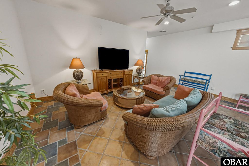 Image 33 of property listing at 1103 Cambridge Rd Unit 303-F, Kill Devil Hills, NC 27948