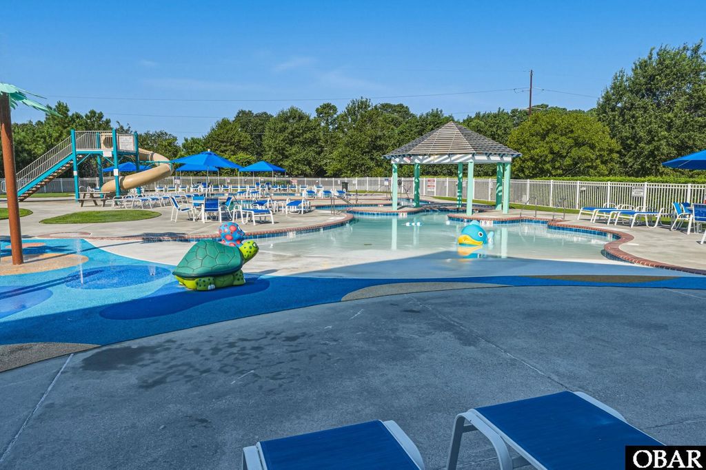 Image 40 of property listing at 1103 Cambridge Rd Unit 303-F, Kill Devil Hills, NC 27948