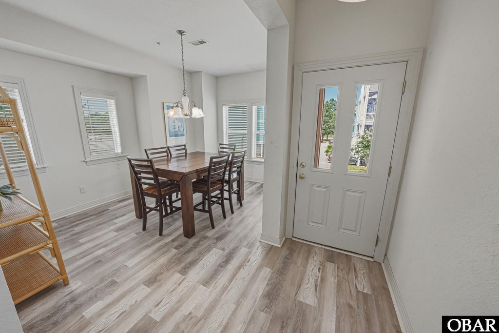 Image 5 of property listing at 1103 Cambridge Rd Unit 303-F, Kill Devil Hills, NC 27948