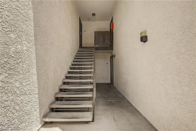 2451 North Rainbow Boulevard 2122, Las Vegas, NV 89108