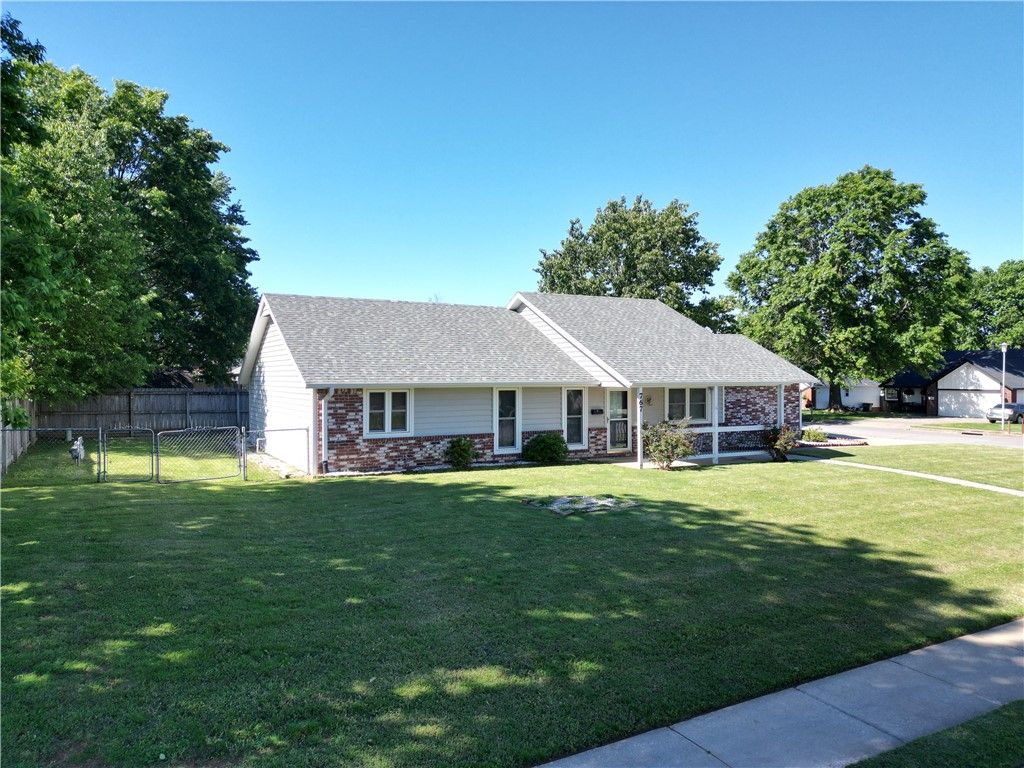 767 Terry Avenue, Springdale, AR 72764