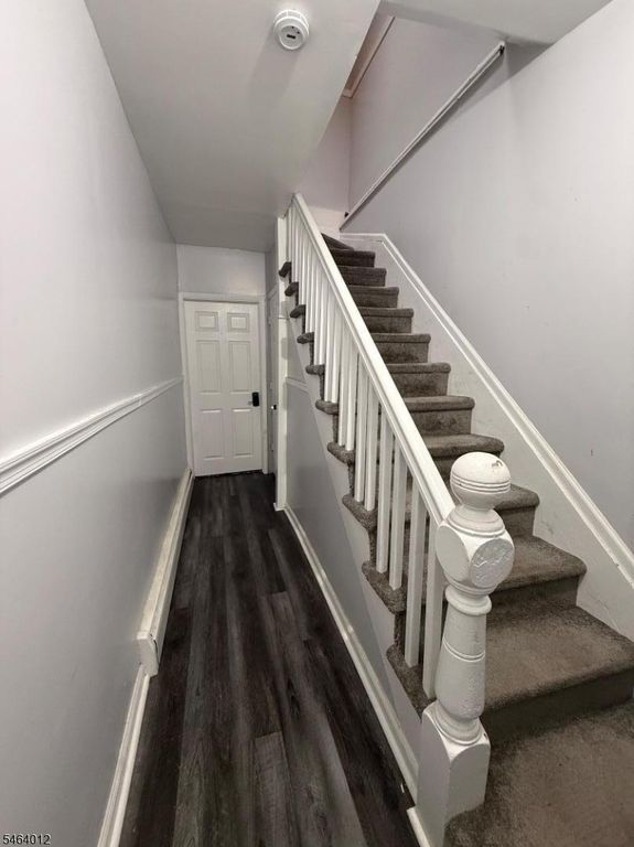 215 Macarthur Ave, Garfield City, NJ 07026 — photo 2
