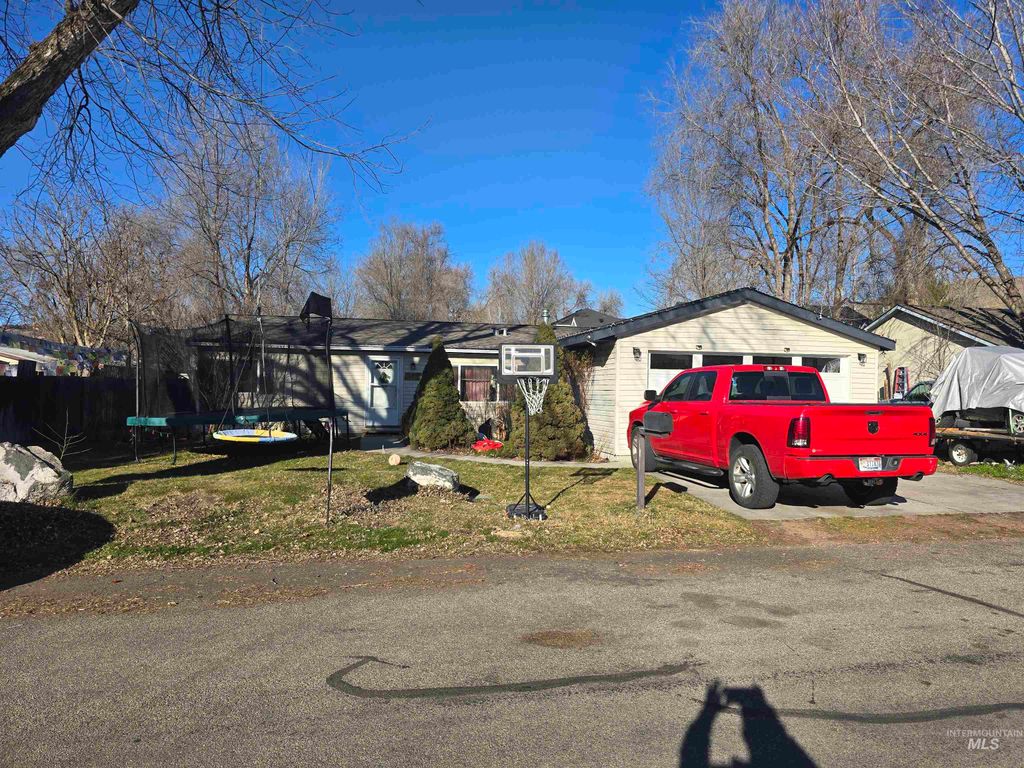 3166 Bellomy, Boise, ID 83703