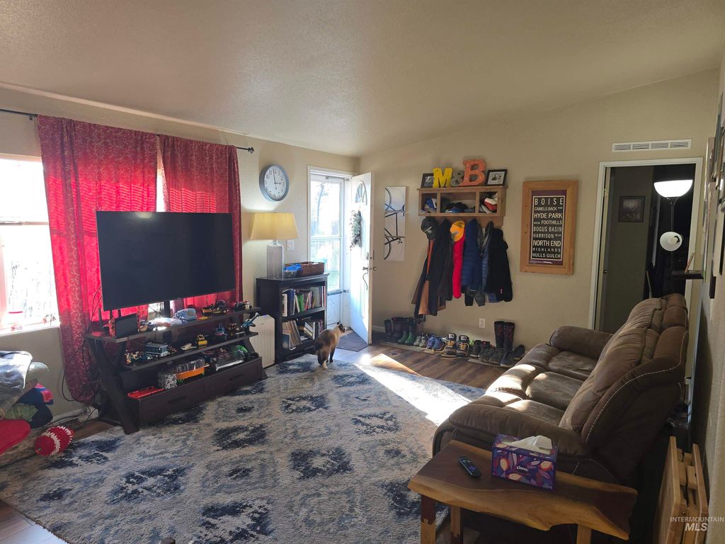 3166 Bellomy, Boise, ID 83703 photo 4