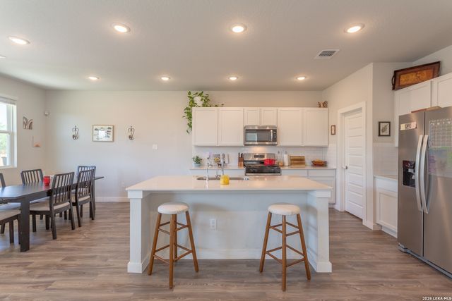 9931 Forestier Grn, San Antonio, TX 78221