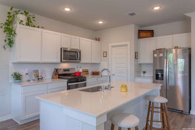 9931 Forestier Grn, San Antonio, TX 78221