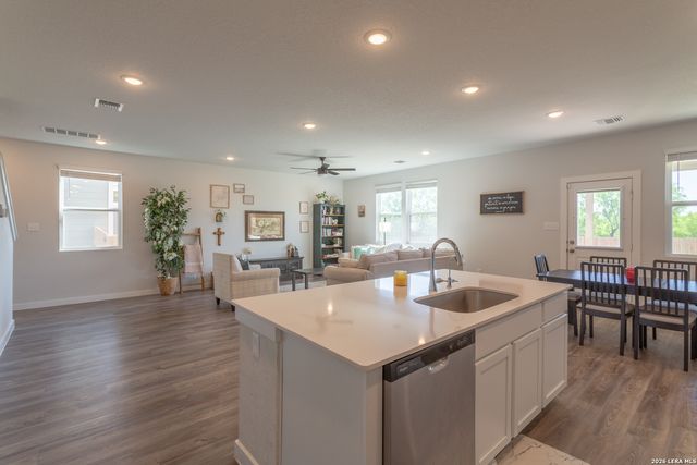 9931 Forestier Grn, San Antonio, TX 78221