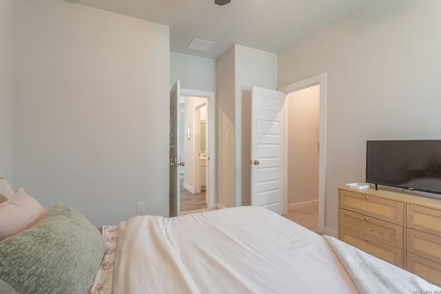 9931 Forestier Grn, San Antonio, TX 78221