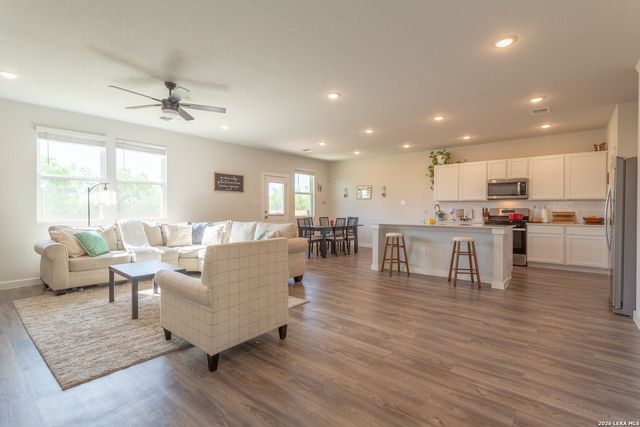 9931 Forestier Grn, San Antonio, TX 78221