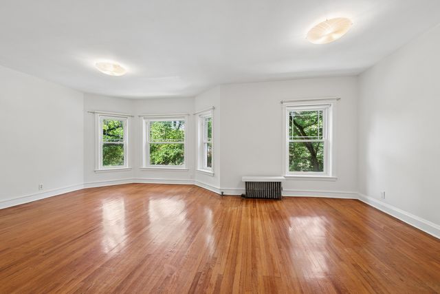 5715 S Blackstone Avenue 2S, Chicago, IL 60637