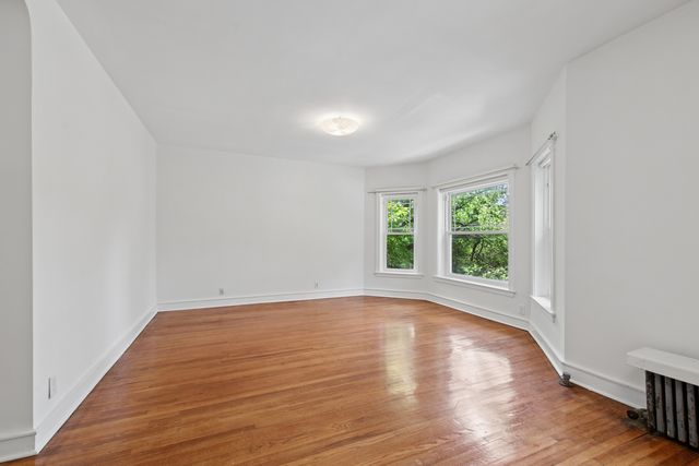 5715 S Blackstone Avenue 2S, Chicago, IL 60637