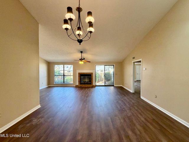 100 Villa Way, Clinton, MS 39056