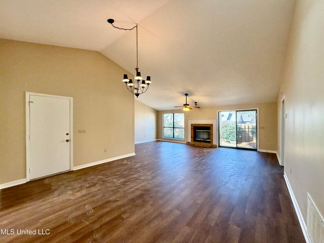 100 Villa Way, Clinton, MS 39056