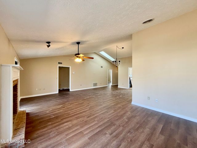 100 Villa Way, Clinton, MS 39056