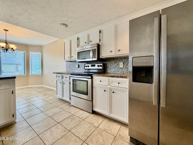 100 Villa Way, Clinton, MS 39056