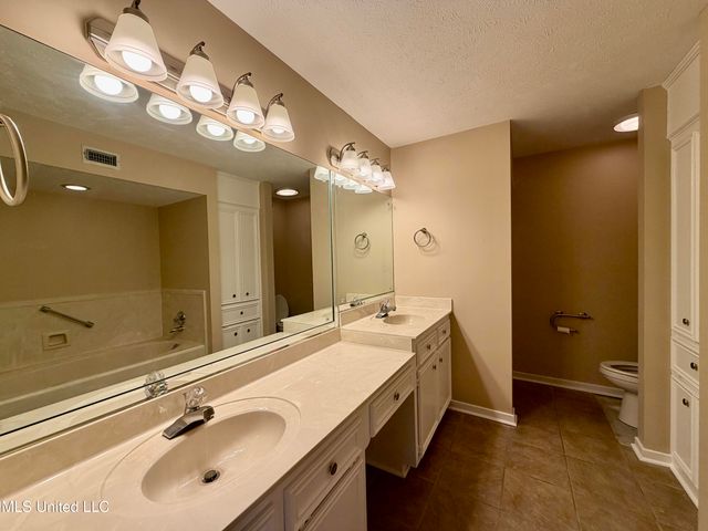 100 Villa Way, Clinton, MS 39056