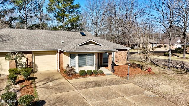 100 Villa Way, Clinton, MS 39056