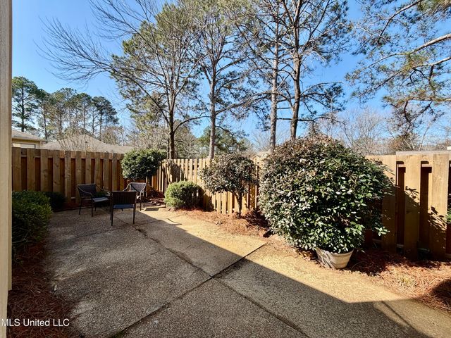 100 Villa Way, Clinton, MS 39056