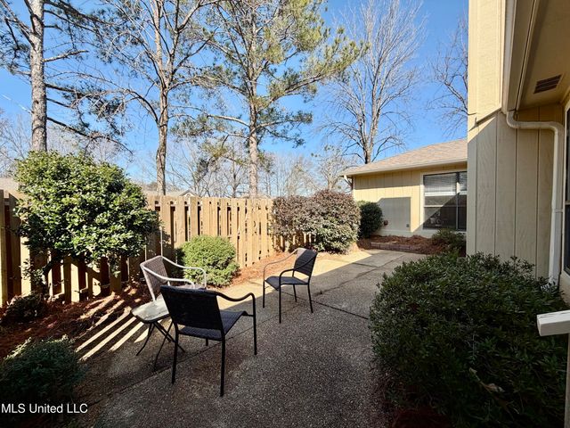 100 Villa Way, Clinton, MS 39056