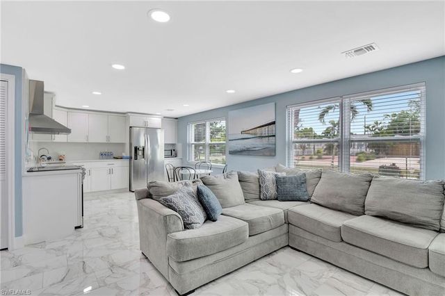 1009 Ridge ST, Naples, FL 34103