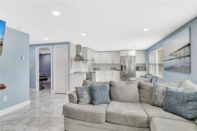 1009 Ridge ST, Naples, FL 34103