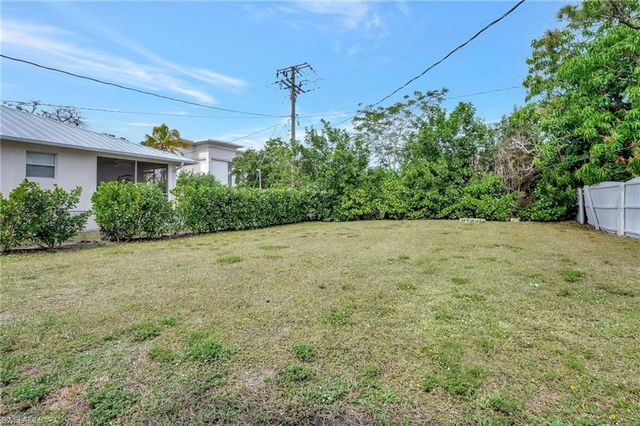 1009 Ridge ST, Naples, FL 34103