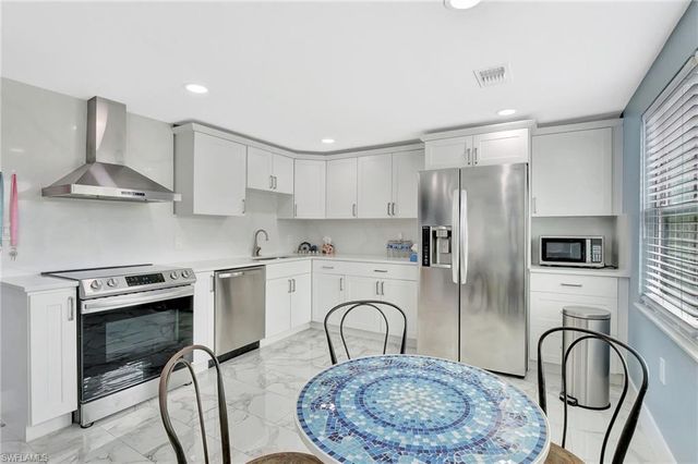 1009 Ridge ST, Naples, FL 34103