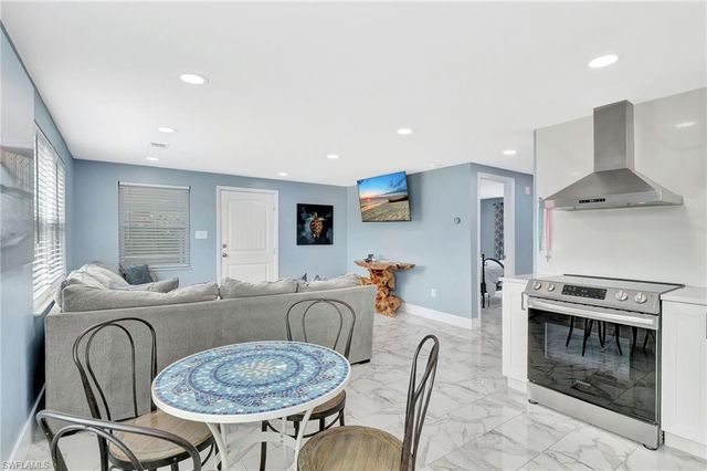 1009 Ridge ST, Naples, FL 34103