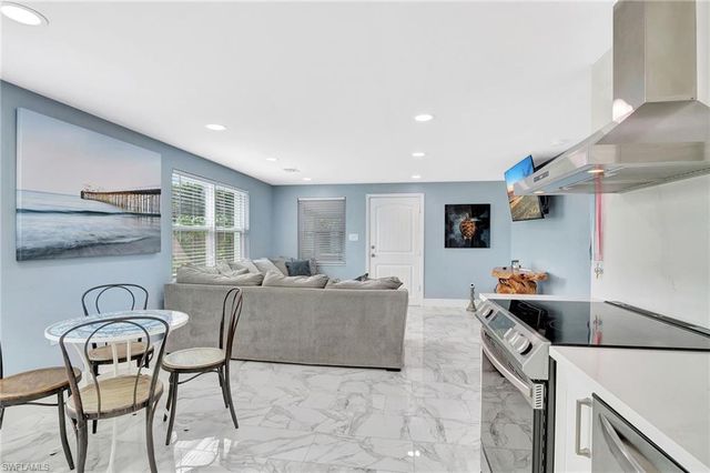 1009 Ridge ST, Naples, FL 34103