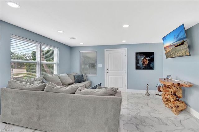 1009 Ridge ST, Naples, FL 34103